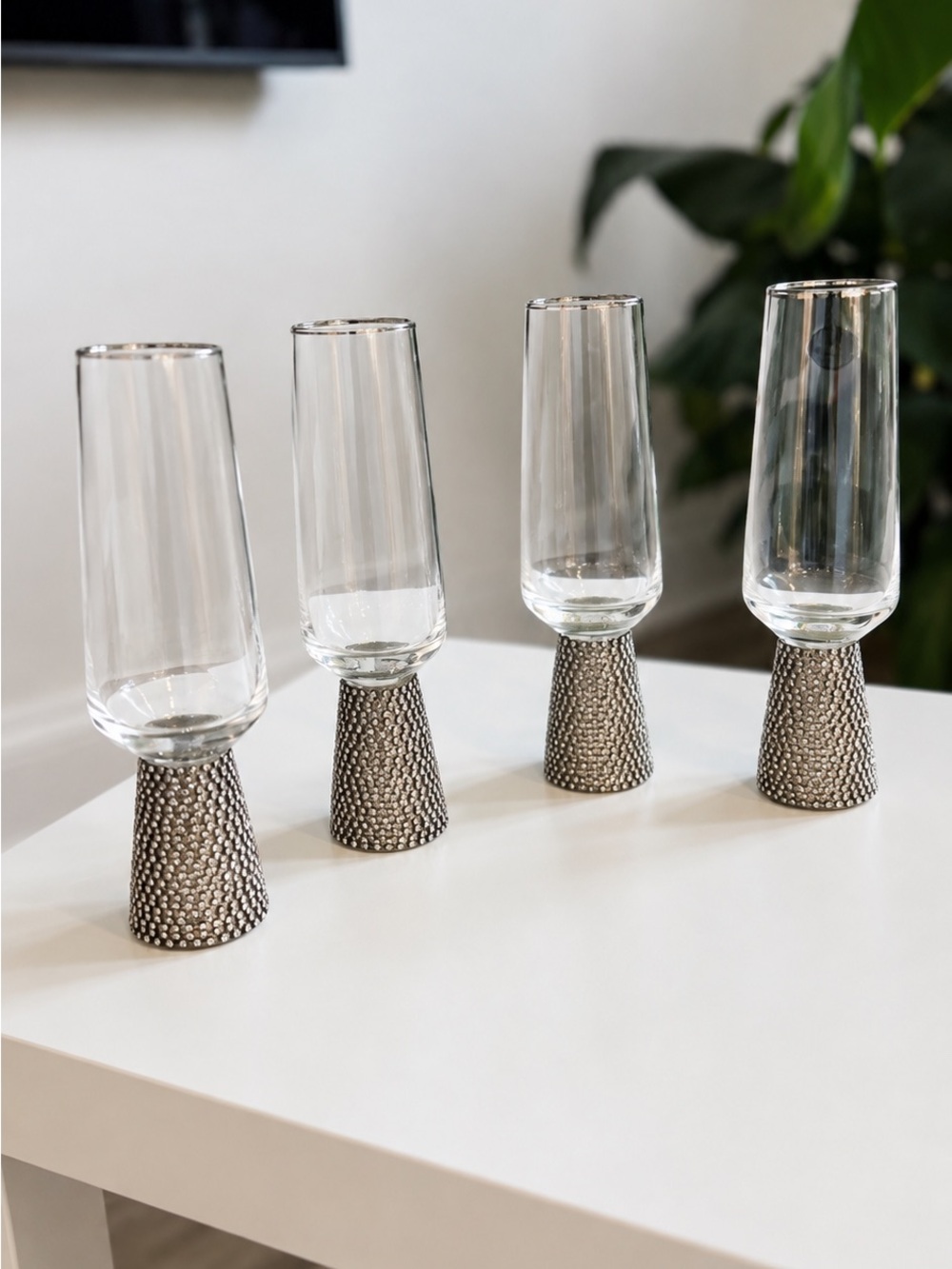 Set of 4 Handmade Crystal Champagne Flutes Silver Rhinestone Base Glasses 7.5ā